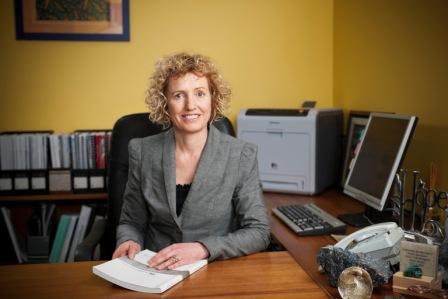 Minister Rene Hidding apologises to MLC Ruth Forrest after accusations of bullying at public dinner
